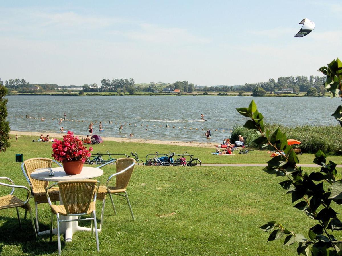 Lovely Holiday Home In Noordwijkerhout Near Lake Bagian luar foto